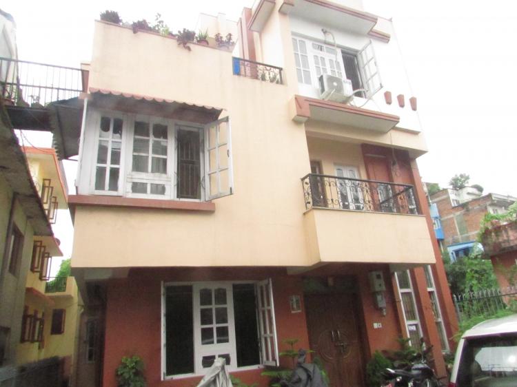 Flat For Rent in Maligaun 4