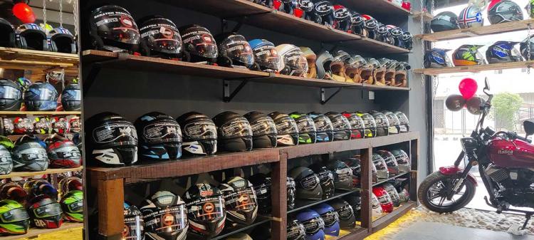 Helmets-Nepal-Nagpokhari-Showroom-Image4 (1)