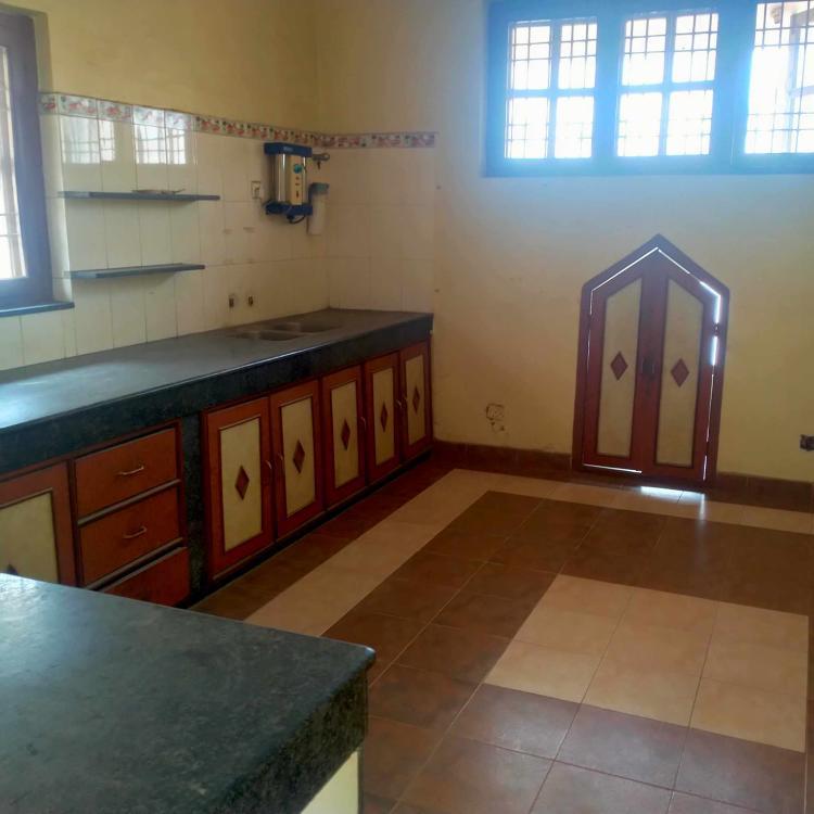 377231426_1572679486598823_3803271017532717160_n-750x750